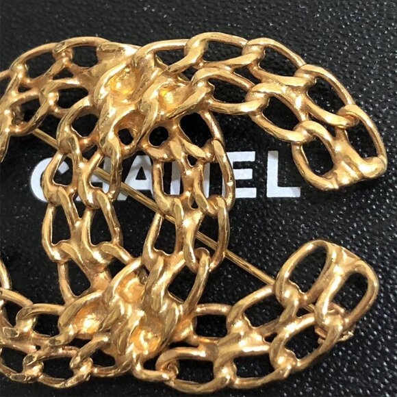 CHANEL CC Logo Double Chain Link Brooch Gold Tone Pin 12P Auth w/Box D-o11393 - Picture 4 of 7
